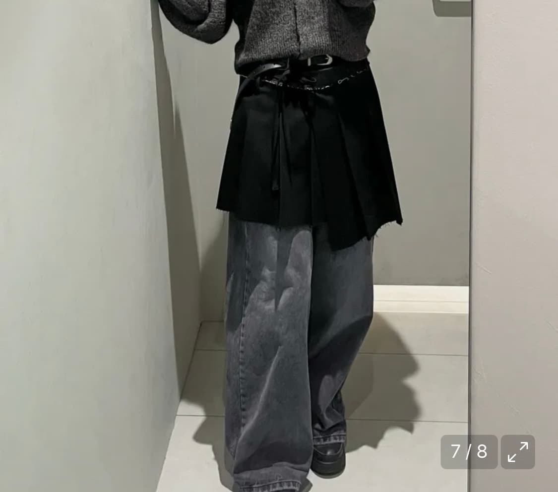 인사일런스 우먼 컷오프 플리츠 스커트 블랙 상품이미지5