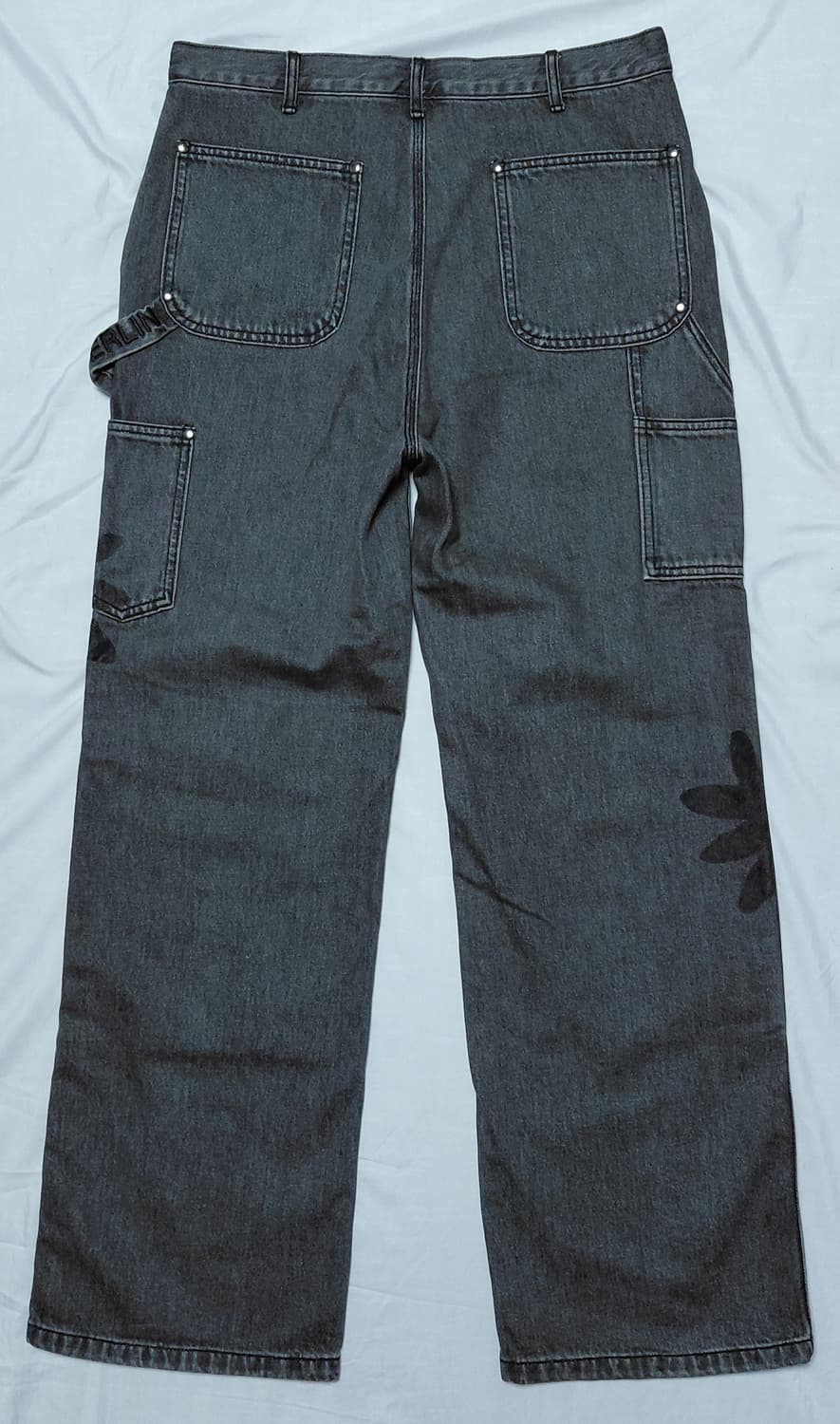 [L] 더 뮤지엄 비지터 플라워 아트워크 더블니 카펜터 데님 팬츠 상품이미지9