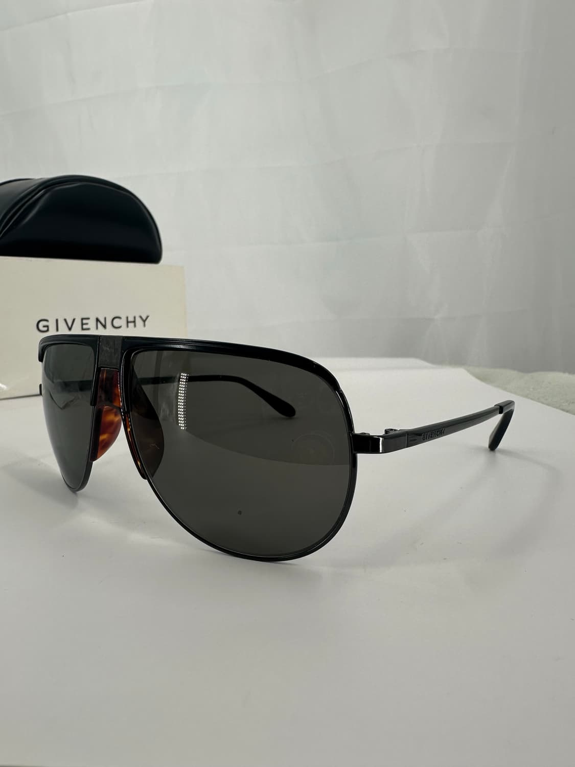 [새상품 무료배송] 정품 지방시 Made in Italy 선글라스 상품이미지2