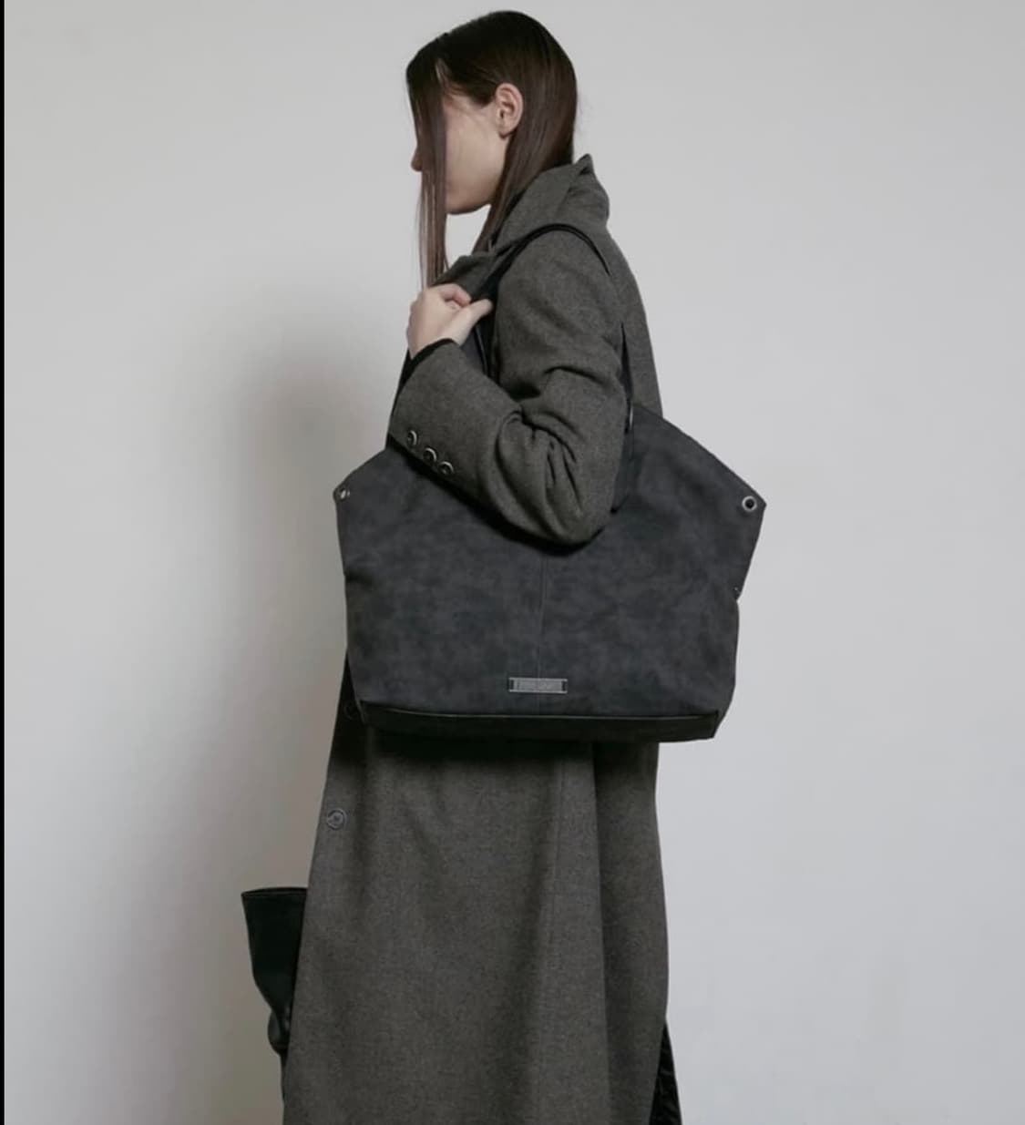 보헤미안서울 벨티드 셔링 레더백 차콜그레이 상품이미지2