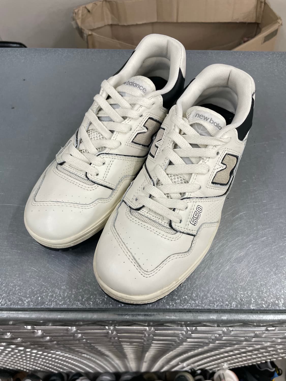 뉴발란스 550 화이트 블랙 255 상품이미지2