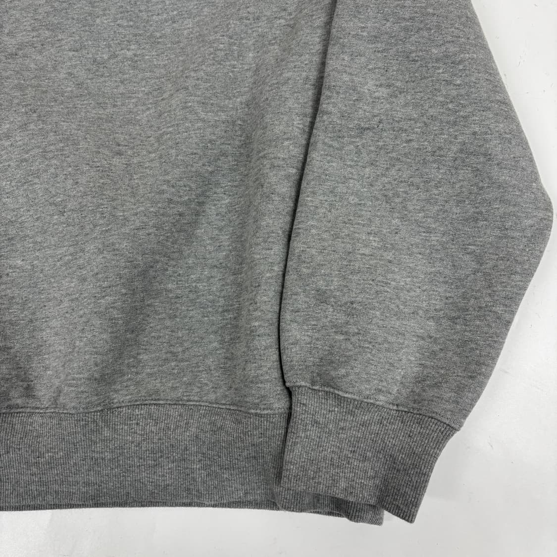 칼하트 X 아이앱 스튜디오 맨투맨 상품이미지3