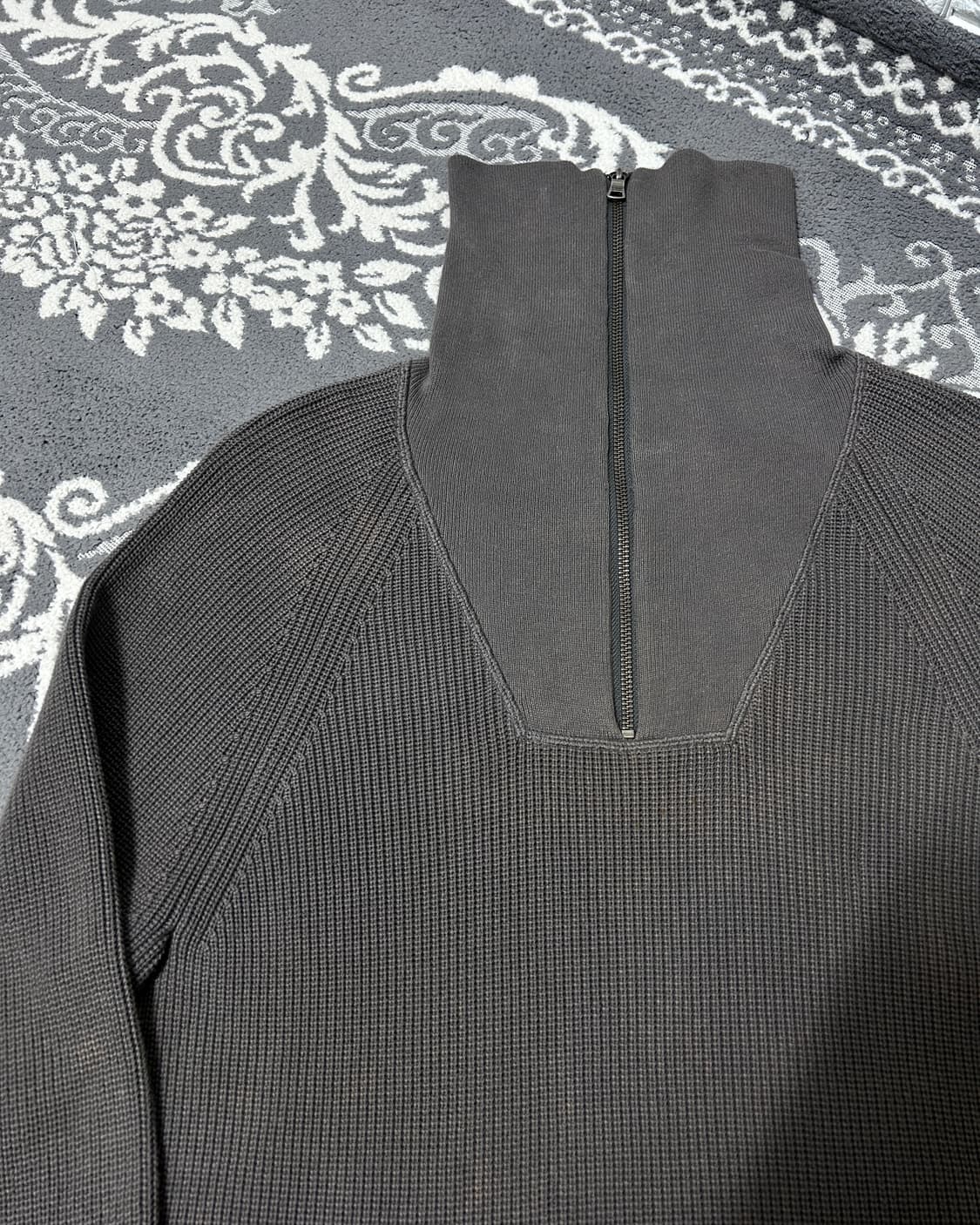 아르마니 익스체인지 하이넥 하프 짚 니트 상품이미지6