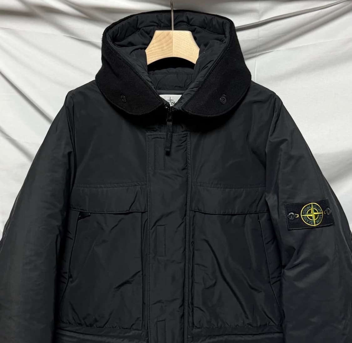 스톤아일랜드 마이크로랩스 다운 패딩 상품이미지2