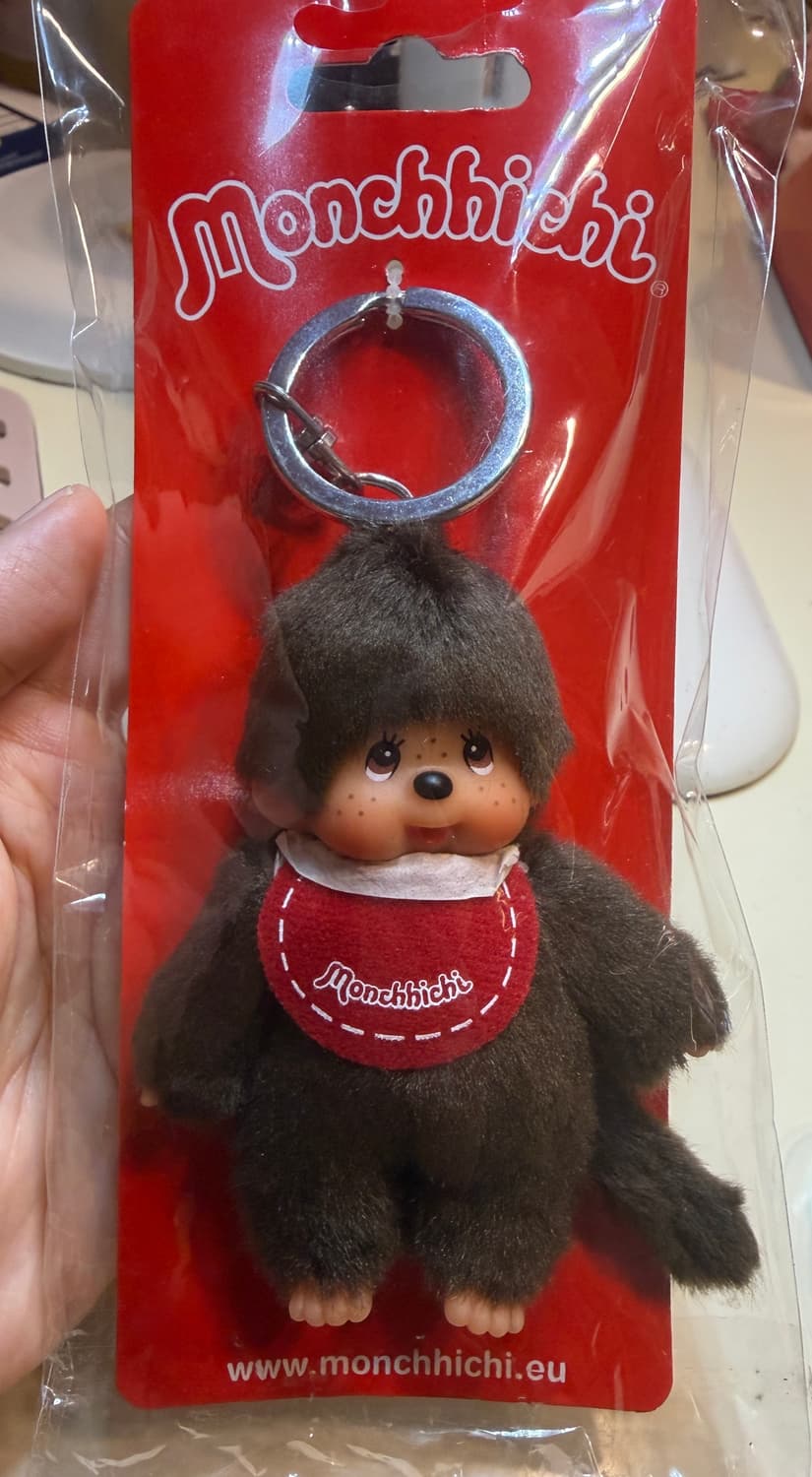 몬치치 유럽 클래식 미니 키링 미개봉(빨간 턱받이 남아) 상품이미지1
