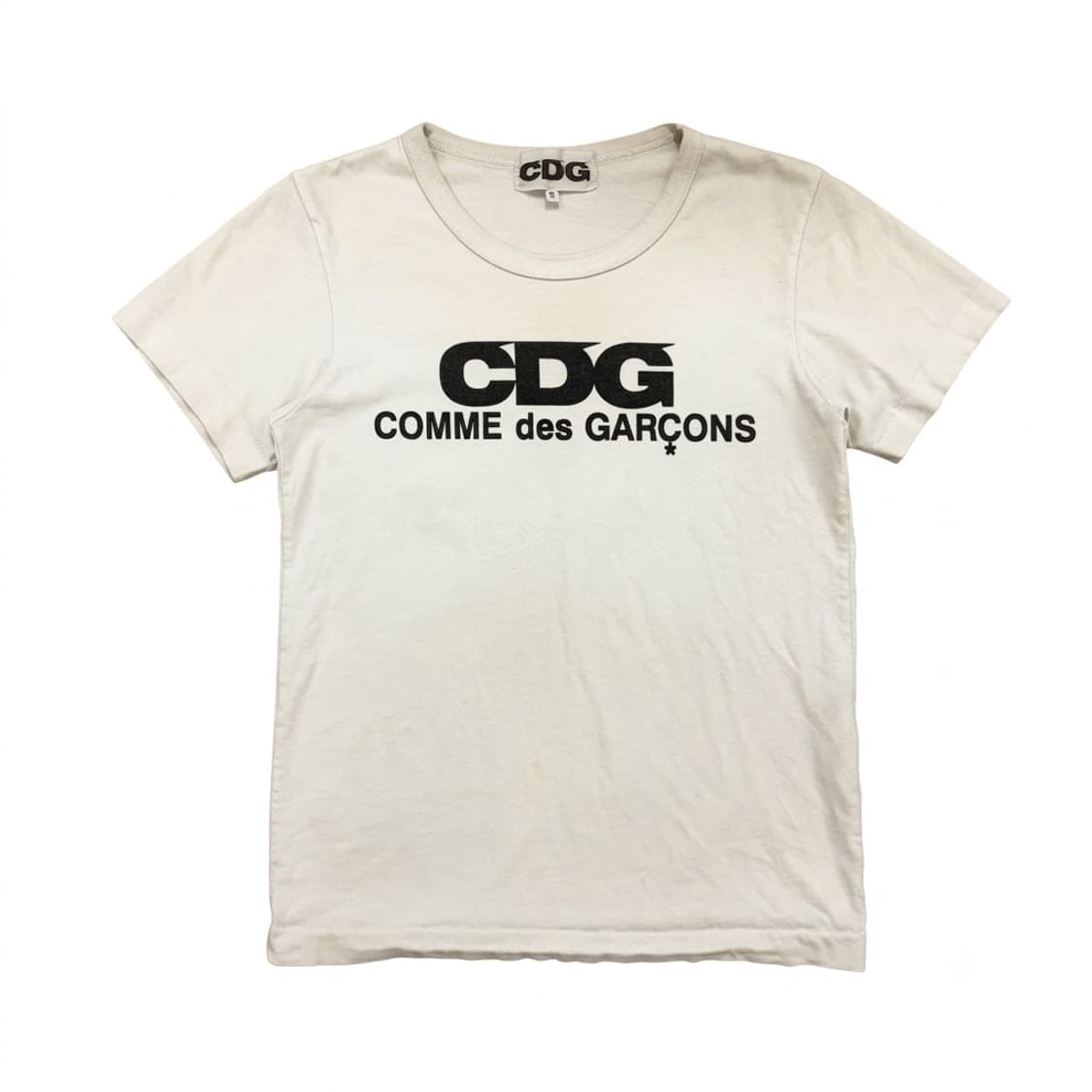 꼼데가르송 CDG 로고 그래픽 반팔 티셔츠 화이트 상품이미지1