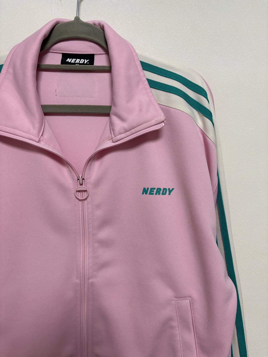 널디 딸기우유 트랙탑 져지 상품이미지3