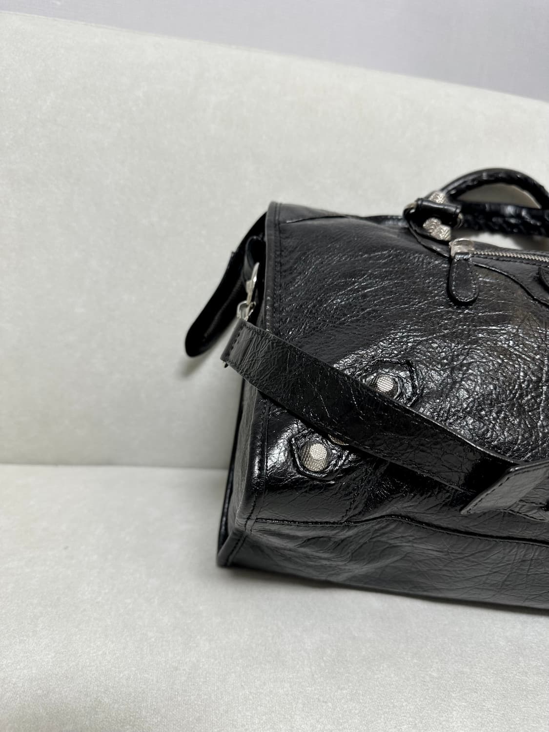 [A+ 정품] 발렌시아가 시티 모터백 미디움 블랙 상품이미지4