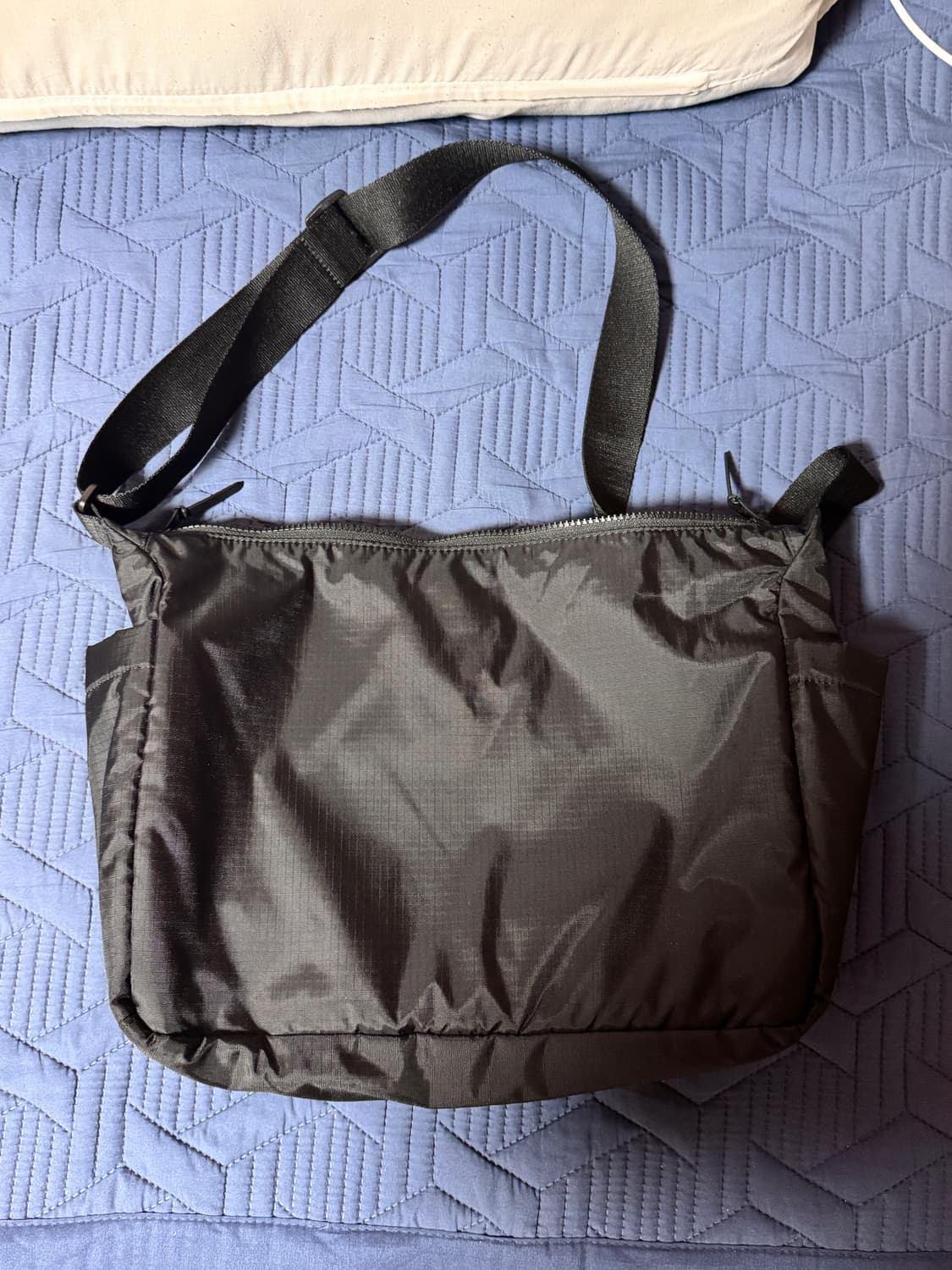 유니클로 멀티포켓 숄더백 블랙 상품이미지3