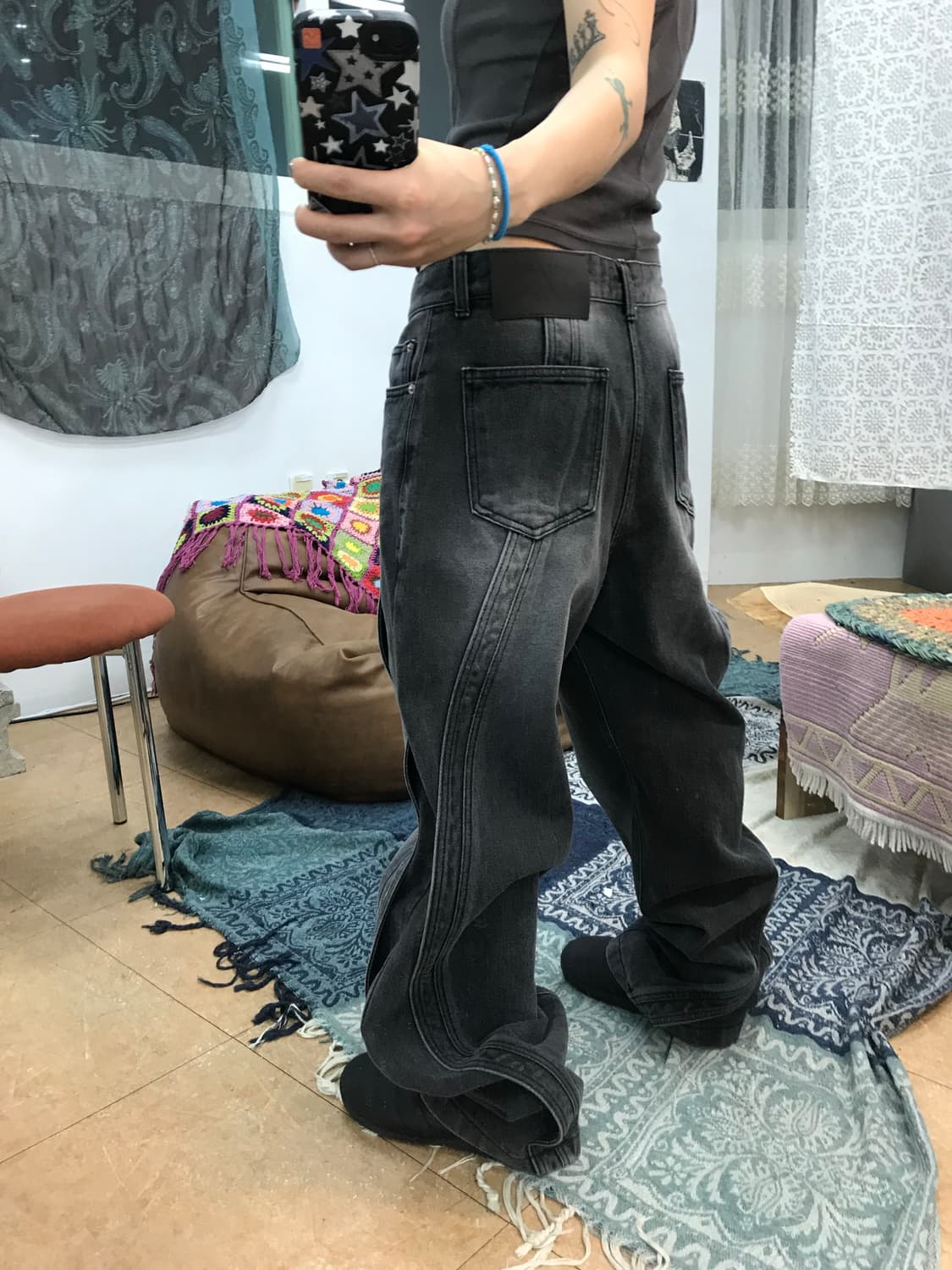 우알롱 절개 디테일 흑청 데님팬츠  상품이미지2