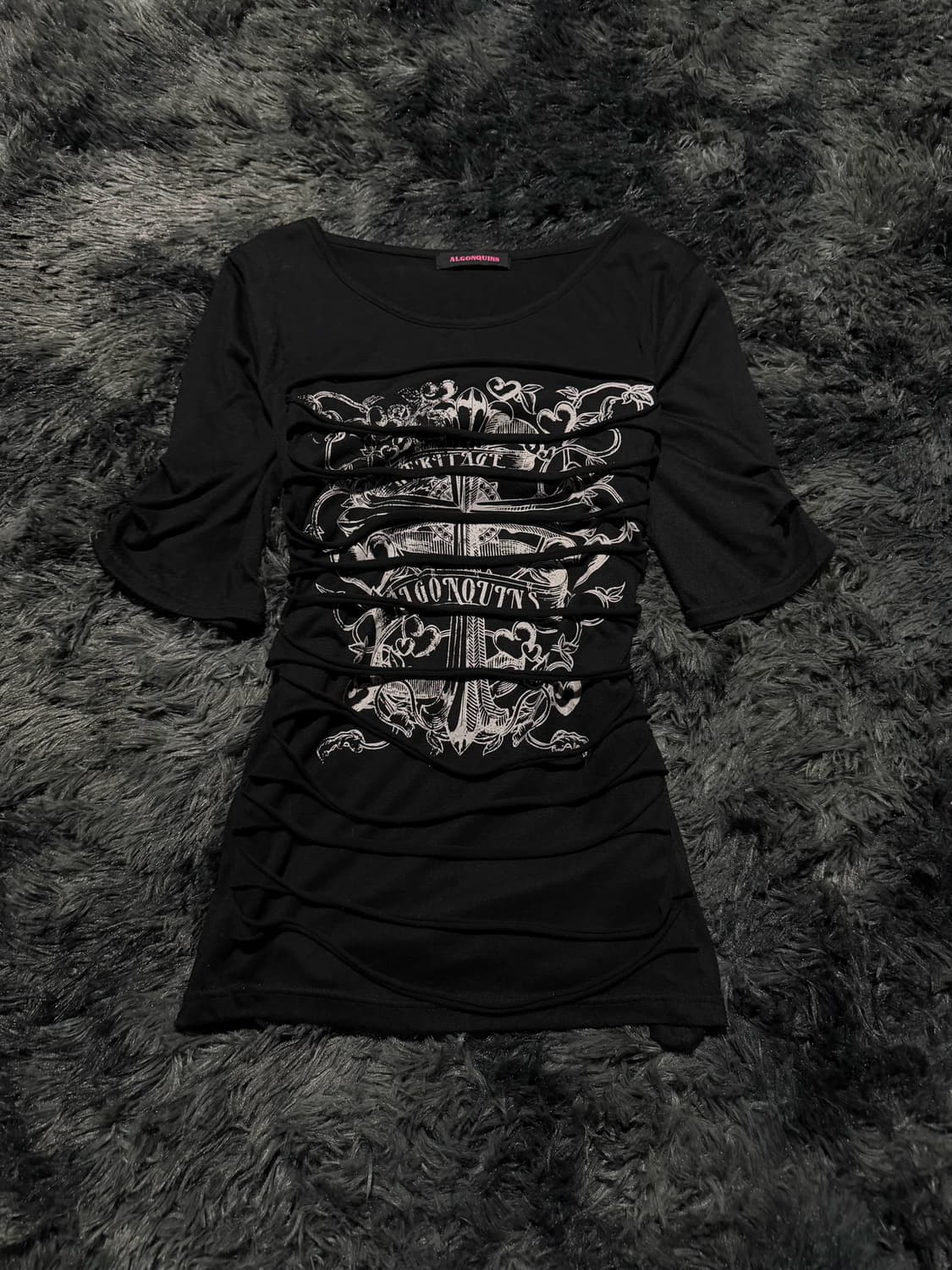 algonquins 앞판 절개&크로스 레터링 반팔 상품이미지1