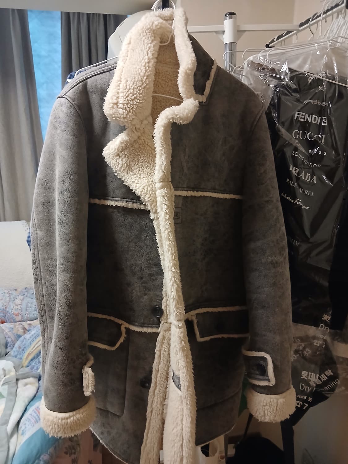 Zara man 무스탕 코트 상품이미지1