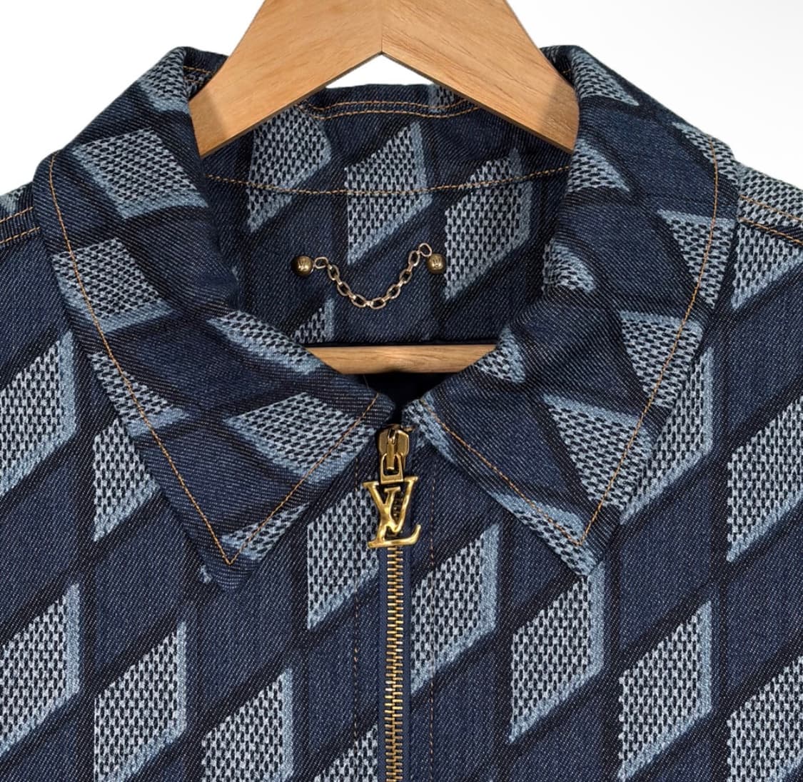 [52] 루이비통 남성 다미에 워크웨어 패디드 데님 트러커 자켓 인디고 상품이미지4