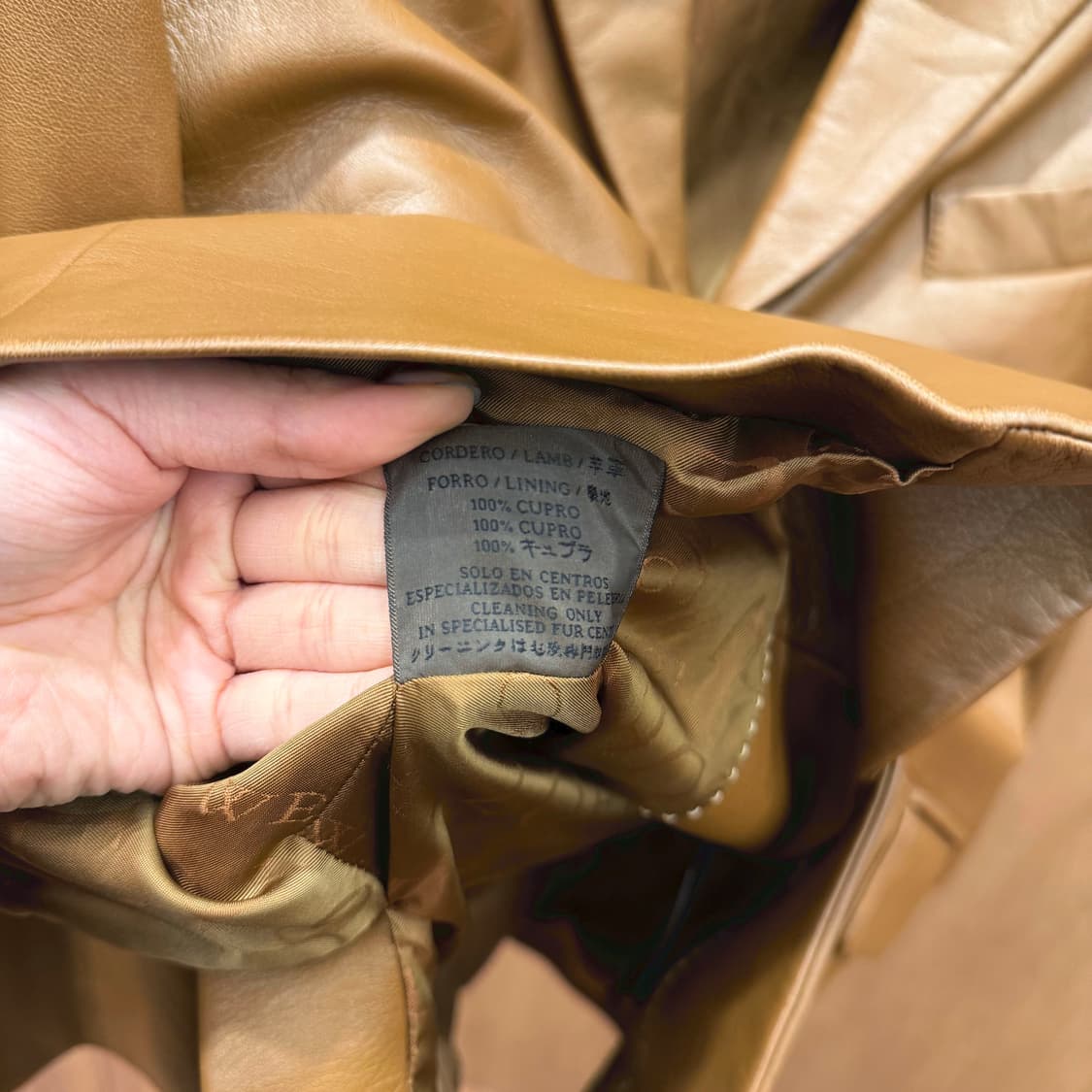 로에베 레더 테일러드 자켓 싱글 버튼 플랩 포켓 디테일 레귤러핏 브라운 상품이미지7