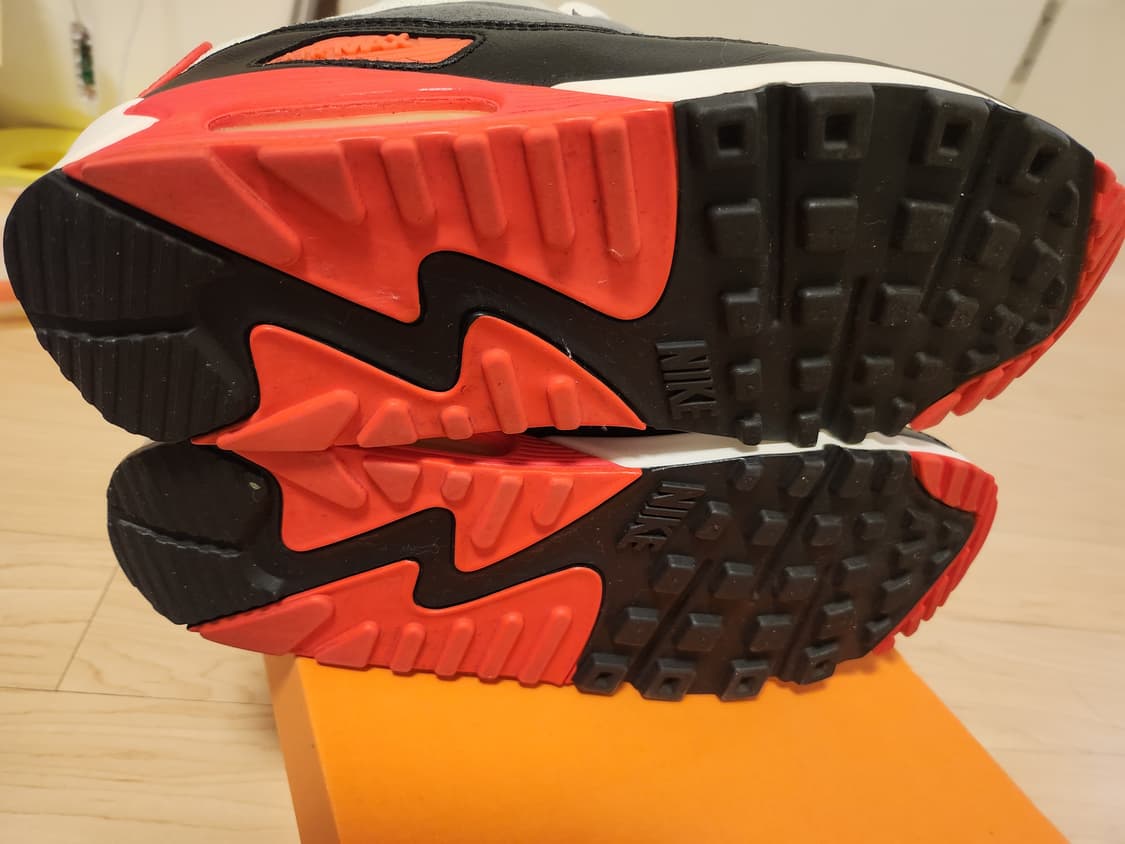 나이키 에어맥스90 마징가 OG 상품이미지3