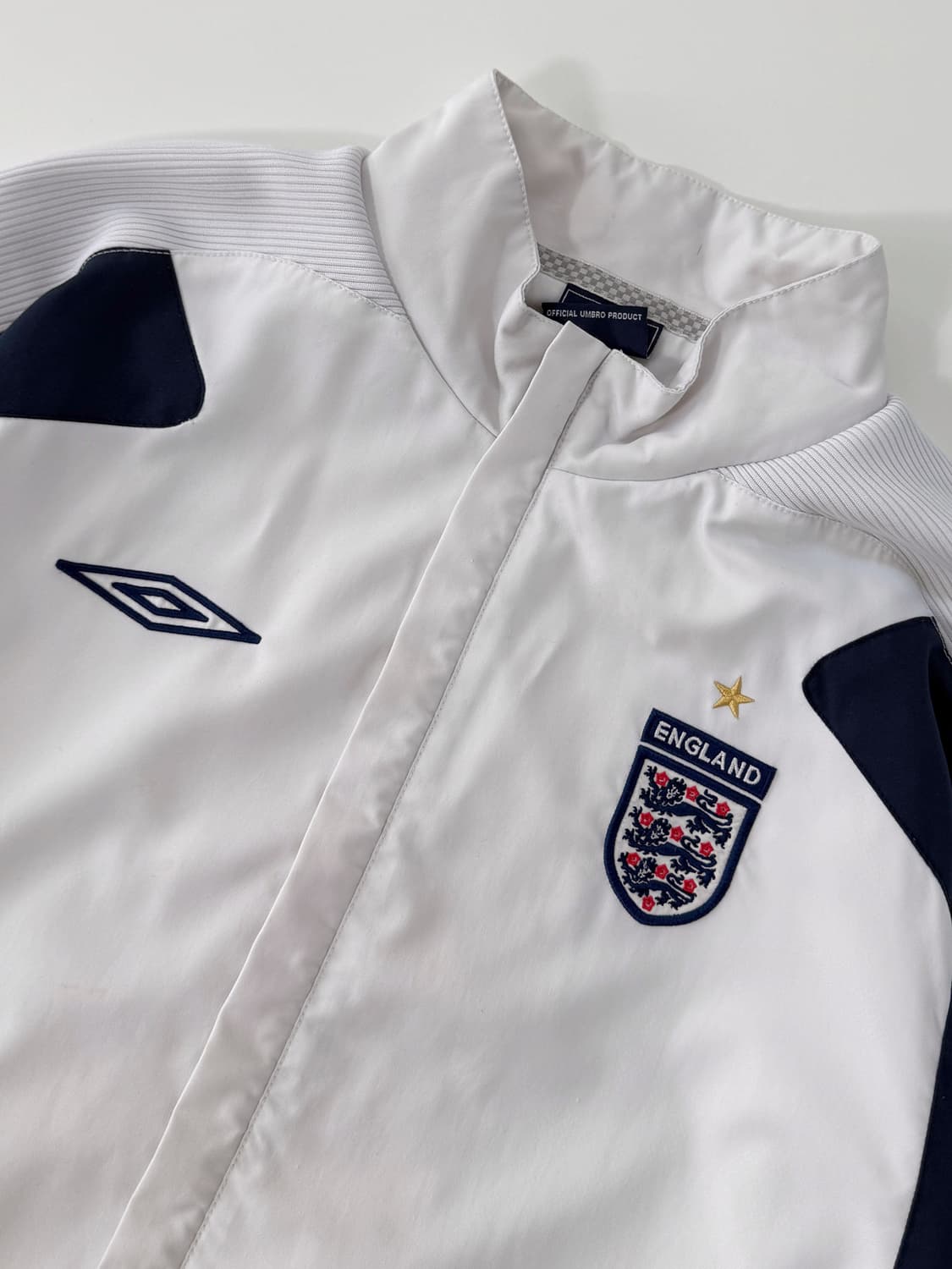 엄브로 루즈핏 06-08 잉글랜드 국대 트랙 바람막이 자켓  상품이미지2