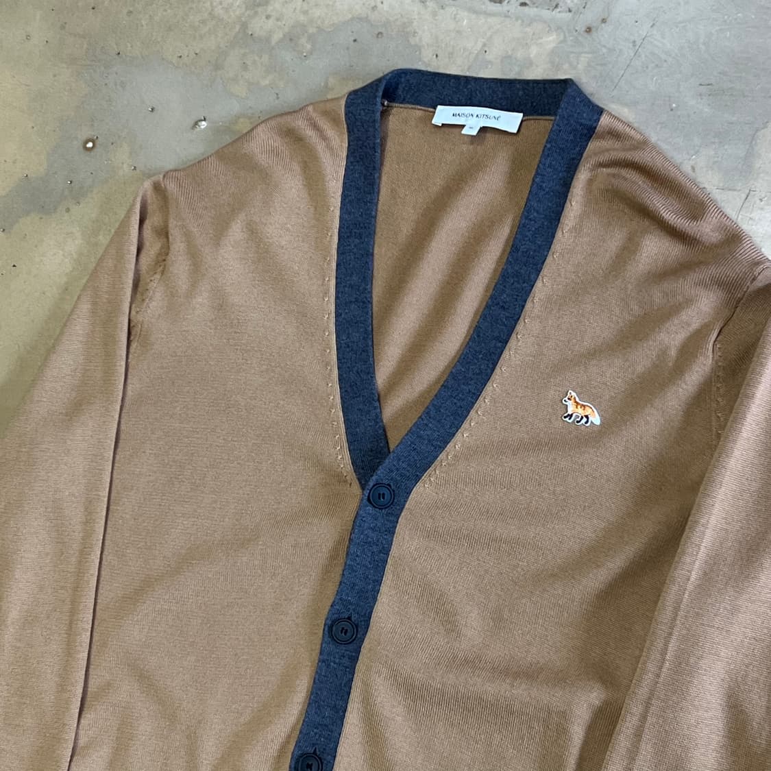 XL 메종키츠네  브이넥 브라운 폭스 가디건 상품이미지1