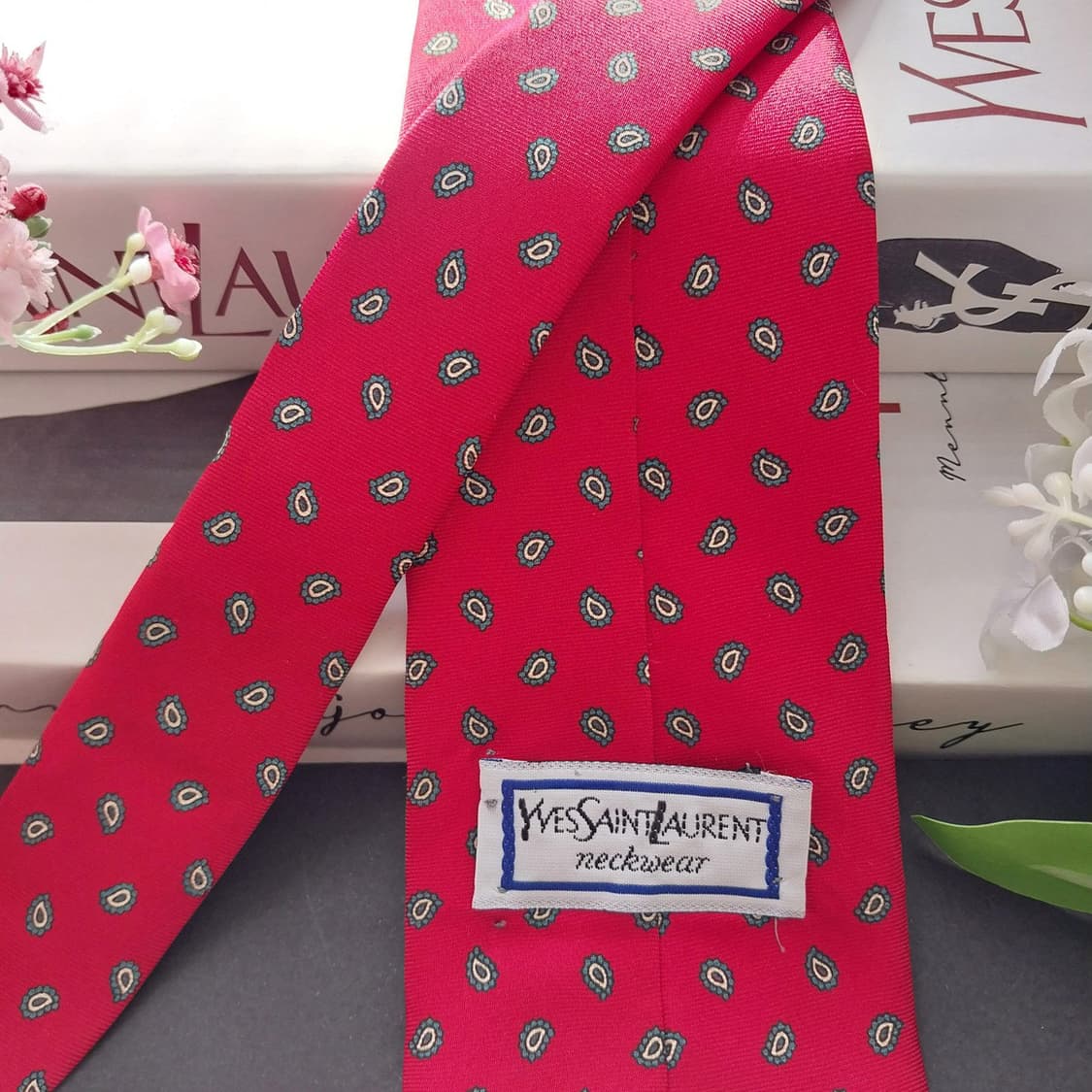 입생로랑 실크 레드 페이즐리 패턴 넥타이 8.7cm A+등급 K1868
 상품이미지6