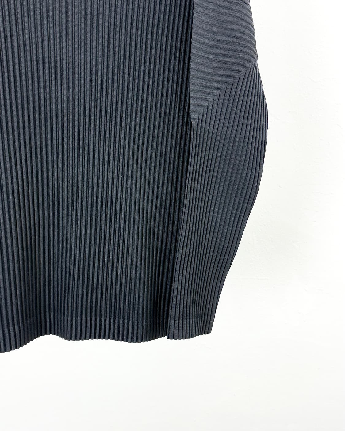 이세이 미야케 옴므 플리세 블랙 하이넥 슬리브리스 셔츠 상품이미지5