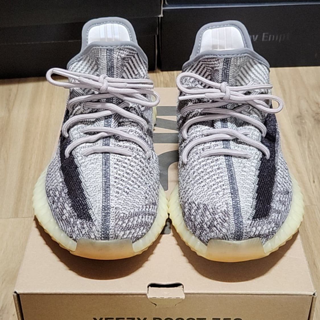 아디다스 275 이지부스트 자이온 350V2 시온 상품이미지3