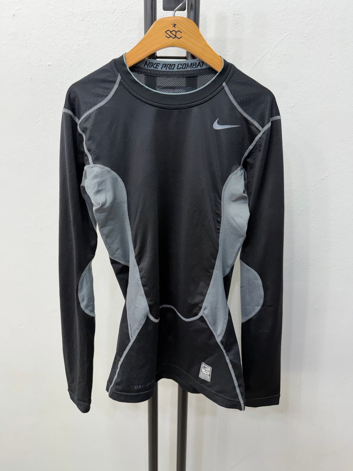 정품) 나이키 프로 컴뱃 긴팔 기능성 티셔츠 M 상품이미지1