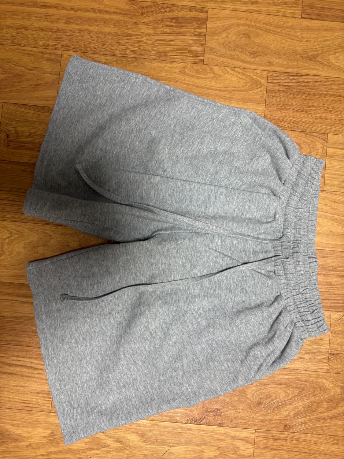 어게인스트 올 오즈 버뮤다 와이드 원턱 스웻팬츠 그레이 M 팝니다 상품이미지1