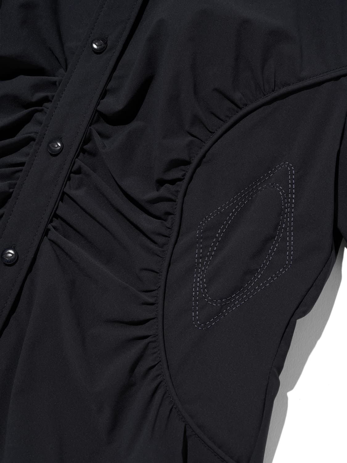 [L] 미스치프 셔링 셔츠 SHIRRING SHIRT-CHARCOAL 상품이미지4