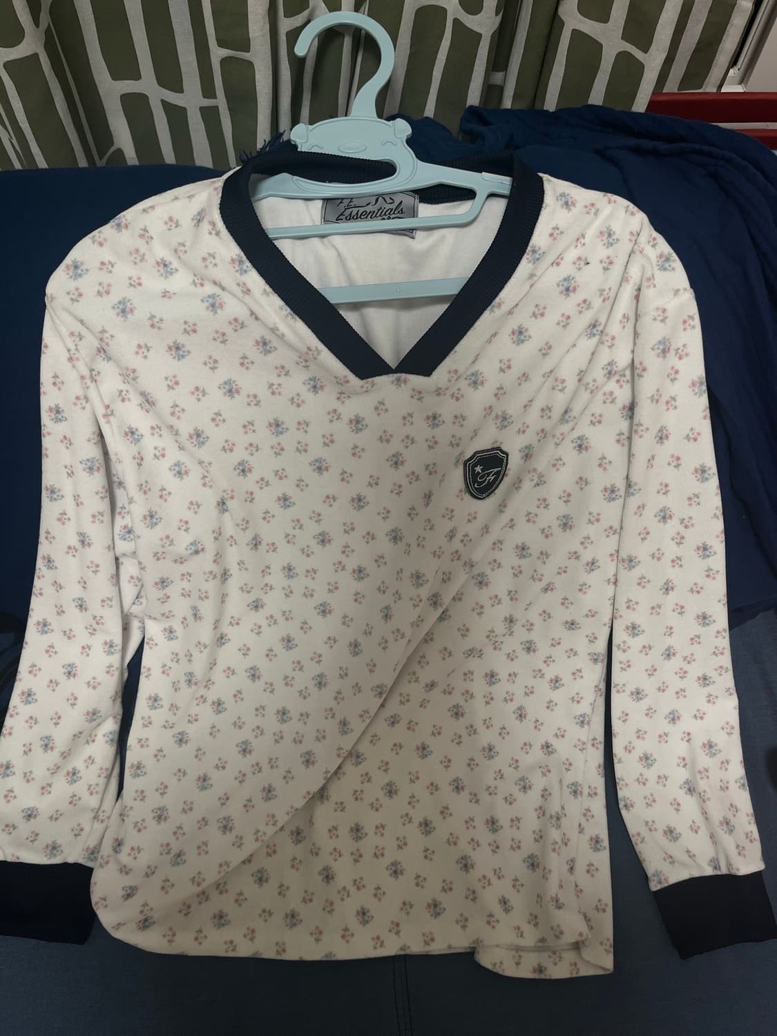 [F.E.E.S] V neck flower terry shirt  상품이미지1