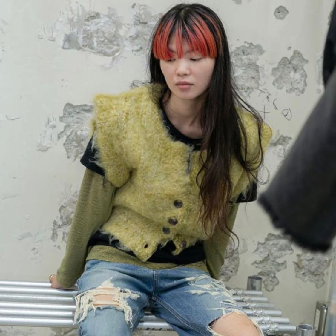 퍼버즈 aw22 테디 오프닝 니트 상품이미지8