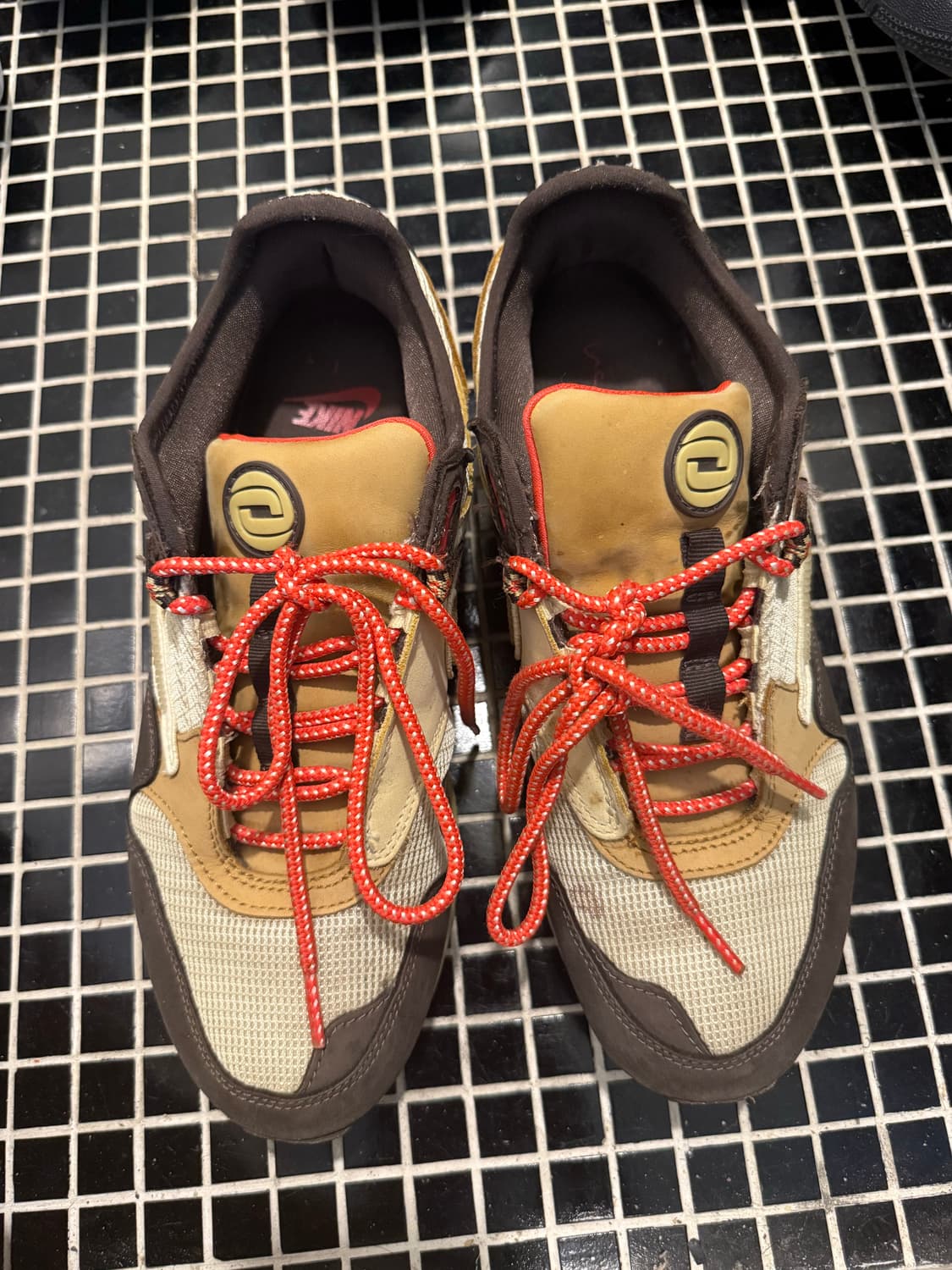 트래비스스캇 에어맥스 270 상품이미지2