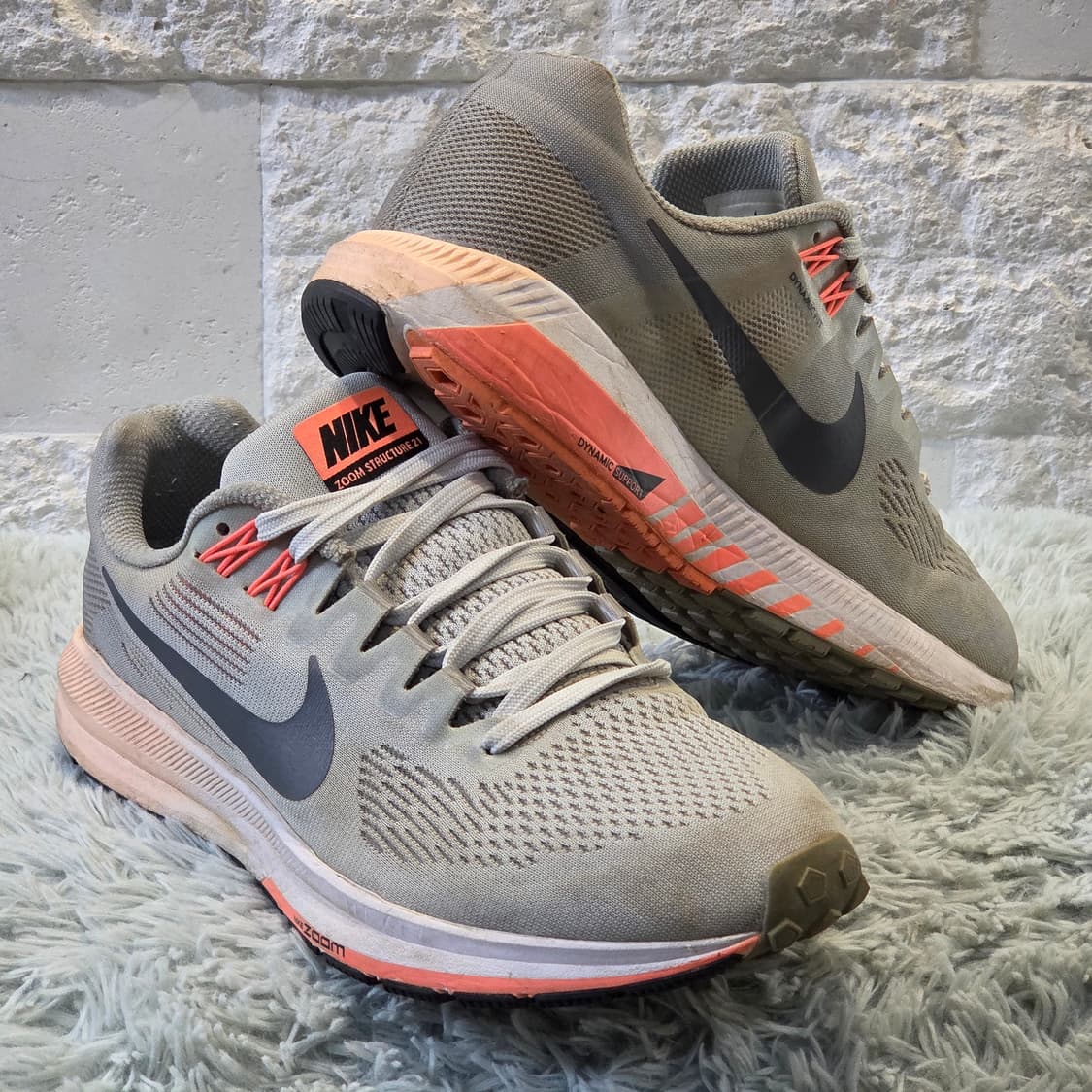 3q-26:나이키 줌 스트럭처 21 그레이 (24.5cm) 상품이미지4