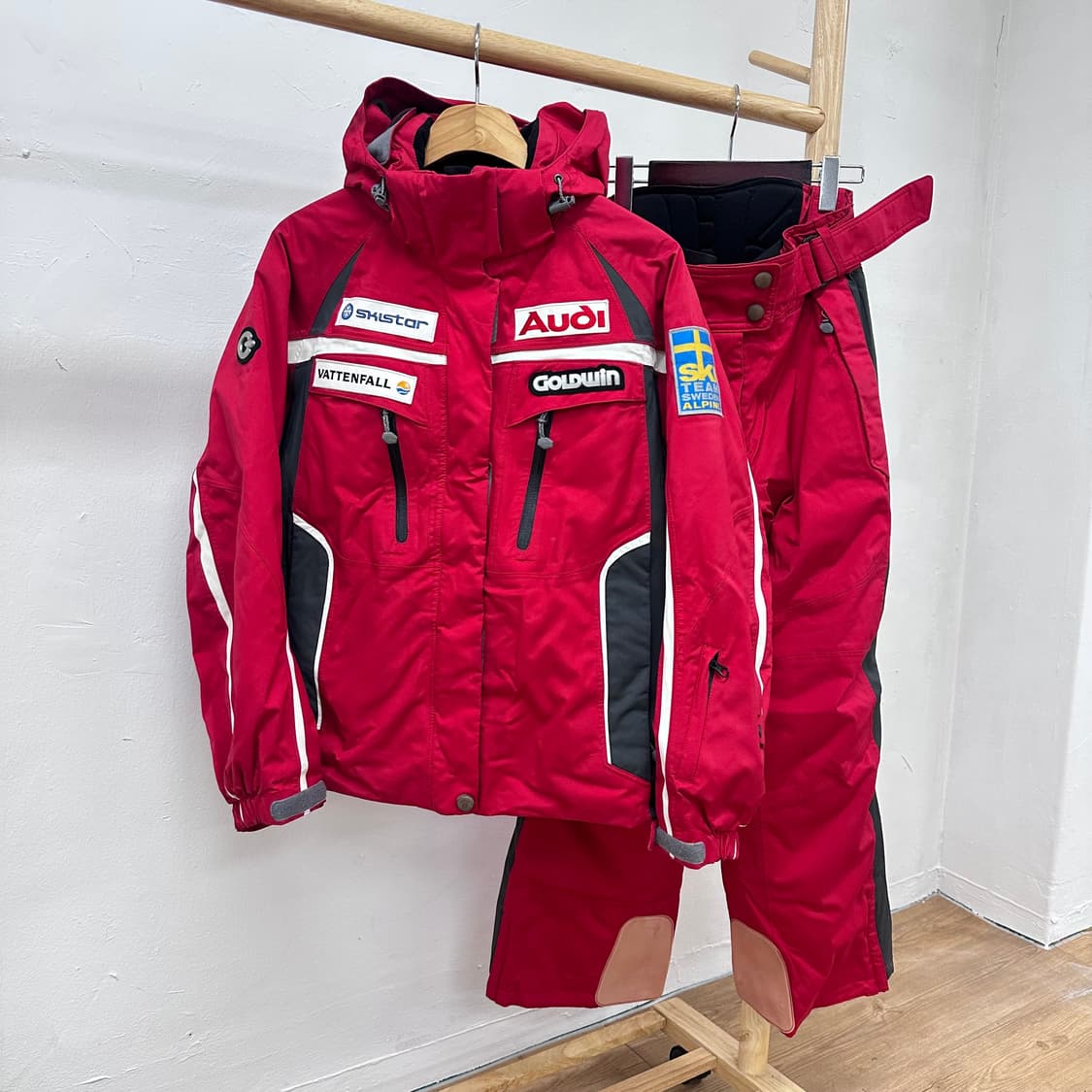 GOLDWIN 골드윈 여성 보드복 스키복 상의85 하의70 J28 상품이미지1