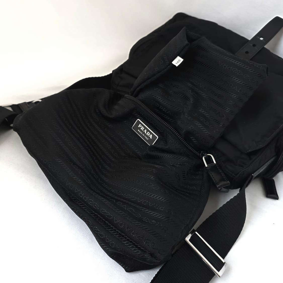 [정품 PRADA] 프라다 양포켓 나일론 메신저백 크로스백 상품이미지7