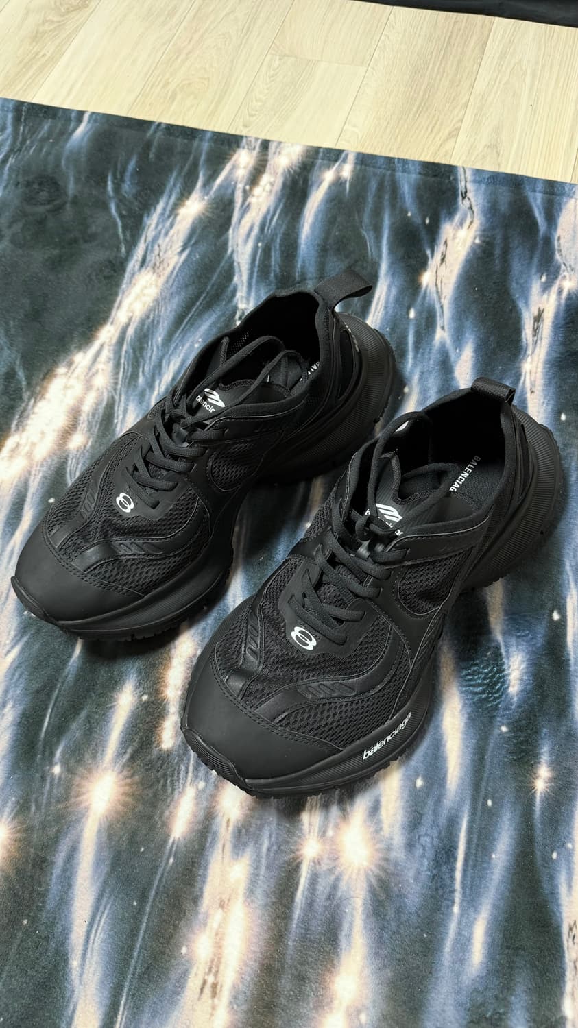 발렌시아가 서킷 스니커즈 블랙 42 상품이미지2