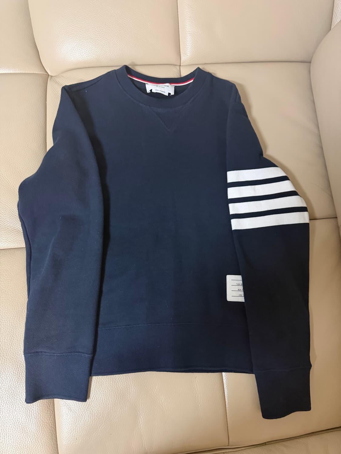 톰브라운 4바 네이비 맨투맨 상품이미지1