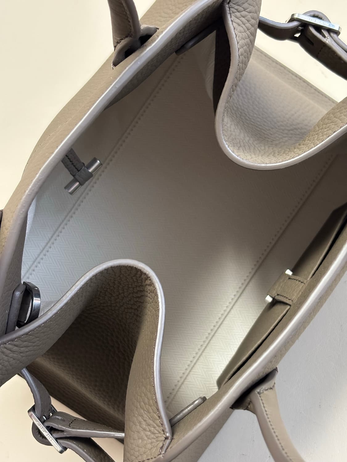 더로우 마고백10 smoked taupe 상품이미지6