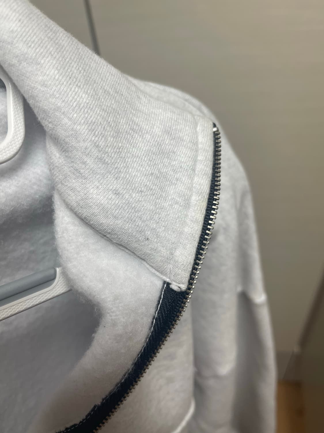 아이앱 스튜디오 아노락 맨투맨  상품이미지3