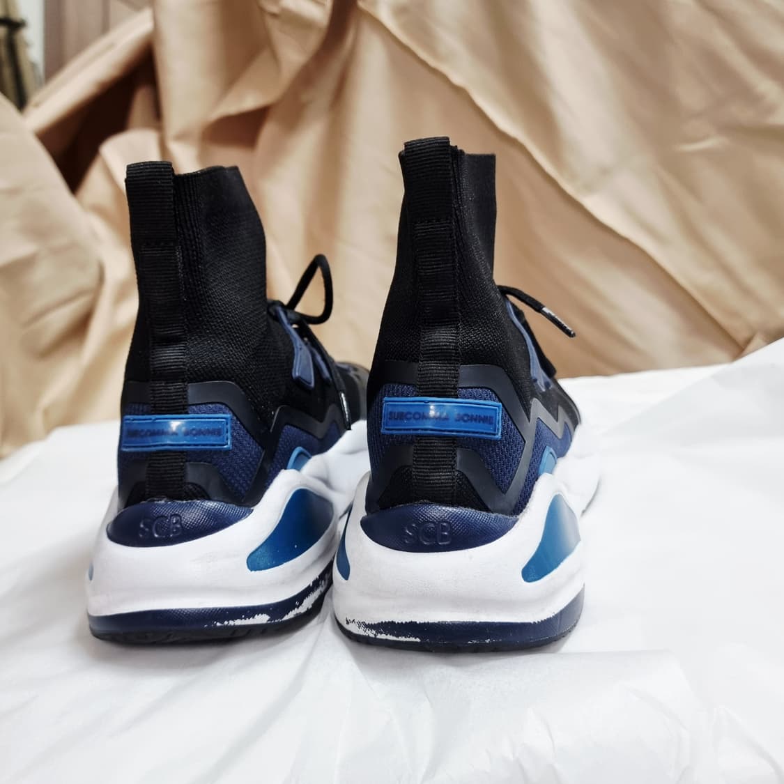 슈콤마보니 삭스 스니커즈 하이탑 운동화 (230mm) 미드솔 외 상태최상 상품이미지7