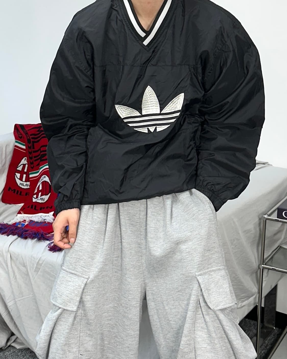 아디다스 블랙 빅로고 웜업 상품이미지2