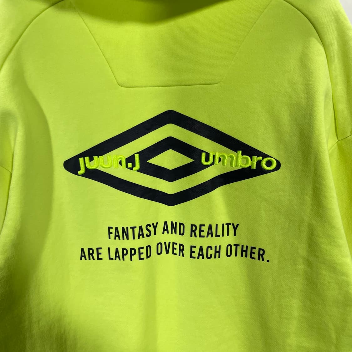 Juun.J 준지 x 엄브로 백로고 후드티 상품이미지6