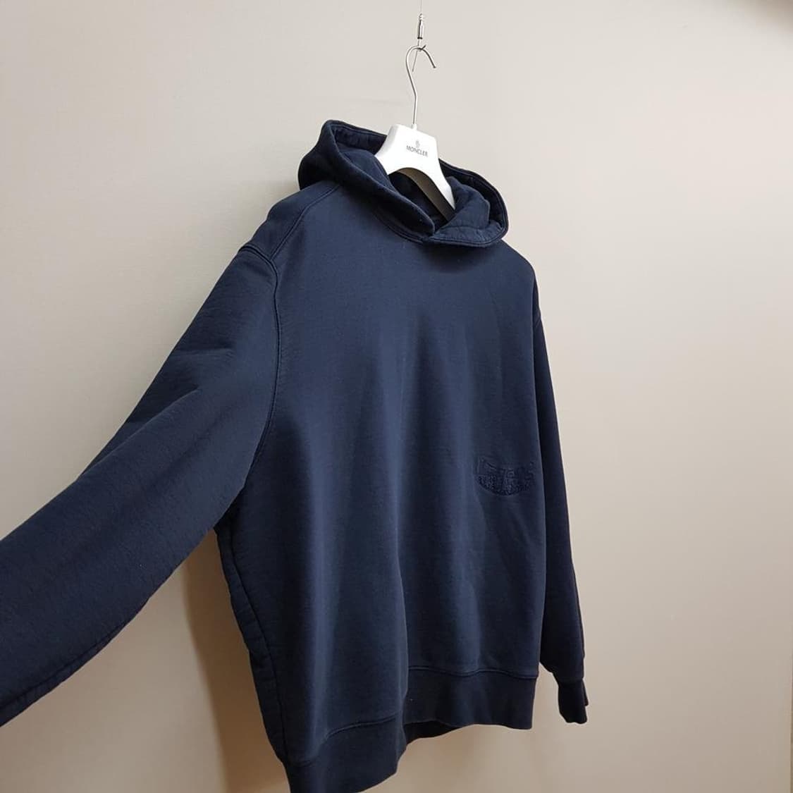 한섬 시스템 2023 백프린트 후드 스웨트셔츠 105사이즈 상품이미지4