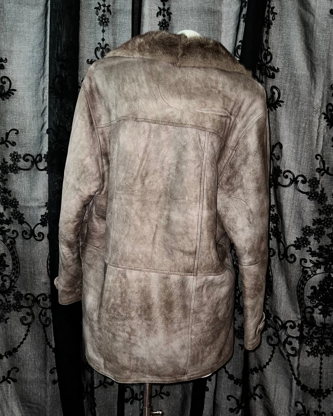 Ash brown washed sheepskin Mustang 상품이미지4