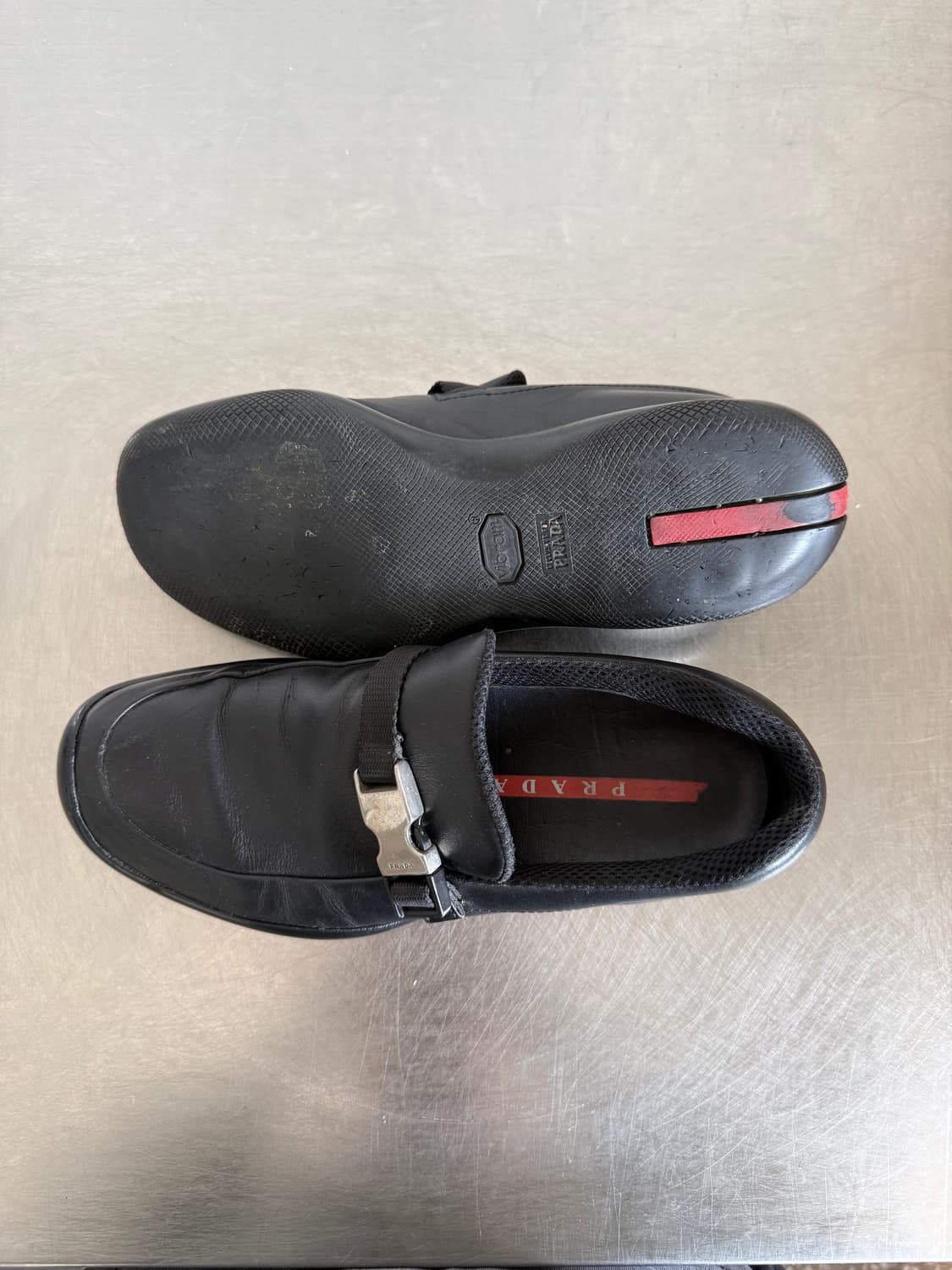 프라다 스포츠 버클 로퍼 상품이미지3