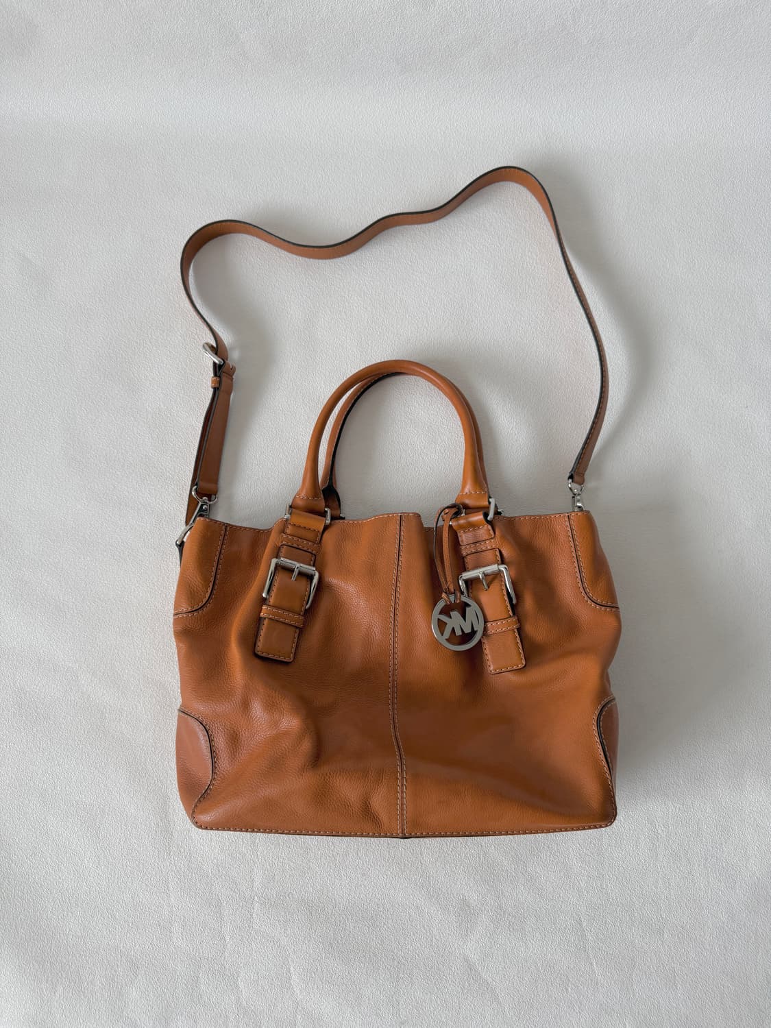 마이클코어스(MICHAEL KORS) 레더 토트 크로스백 상품이미지1