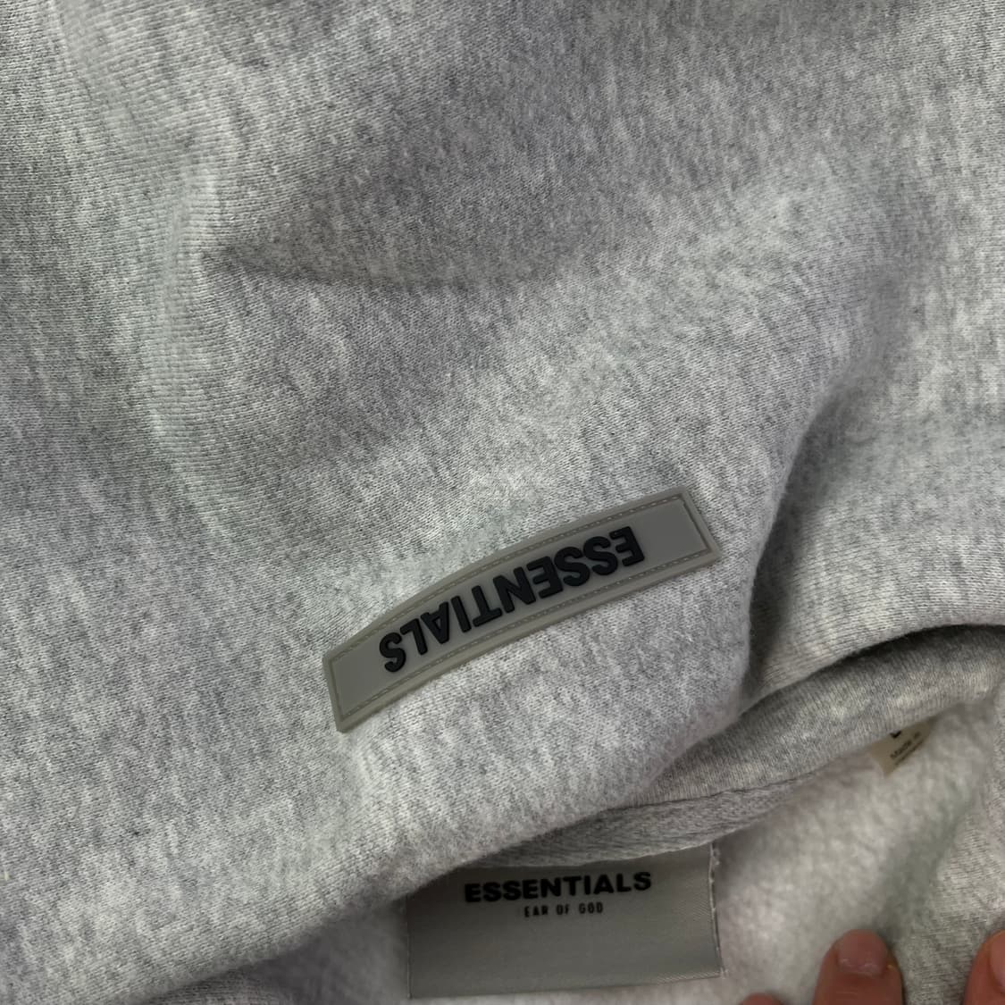 105 피오갓 에센셜 그레이 후드티 상품이미지3