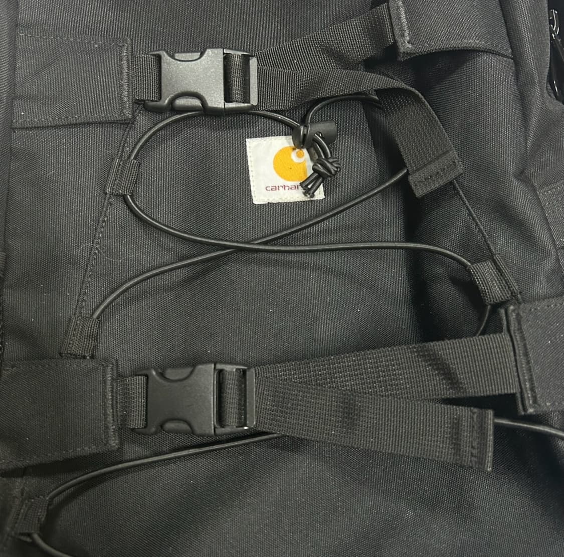 칼하트 킥플립 백팩 가방 블랙  상품이미지4