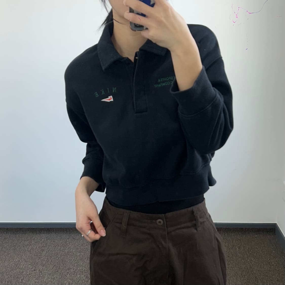 Nike 나이키 그린 로고 블랙 크롭 카라티 상품이미지1