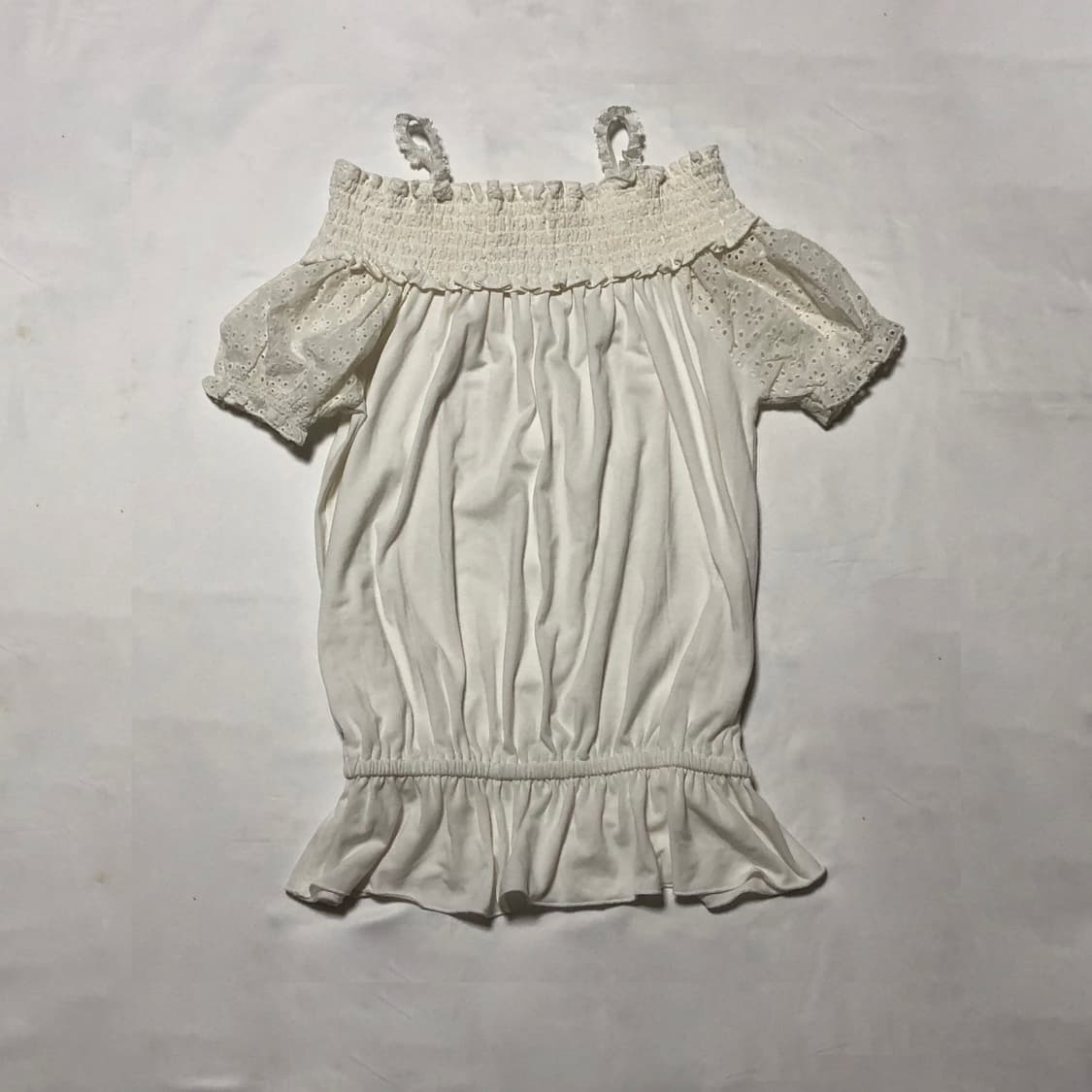 리즈메로 레이스 오프숄더 티셔츠 화이트 상품이미지3