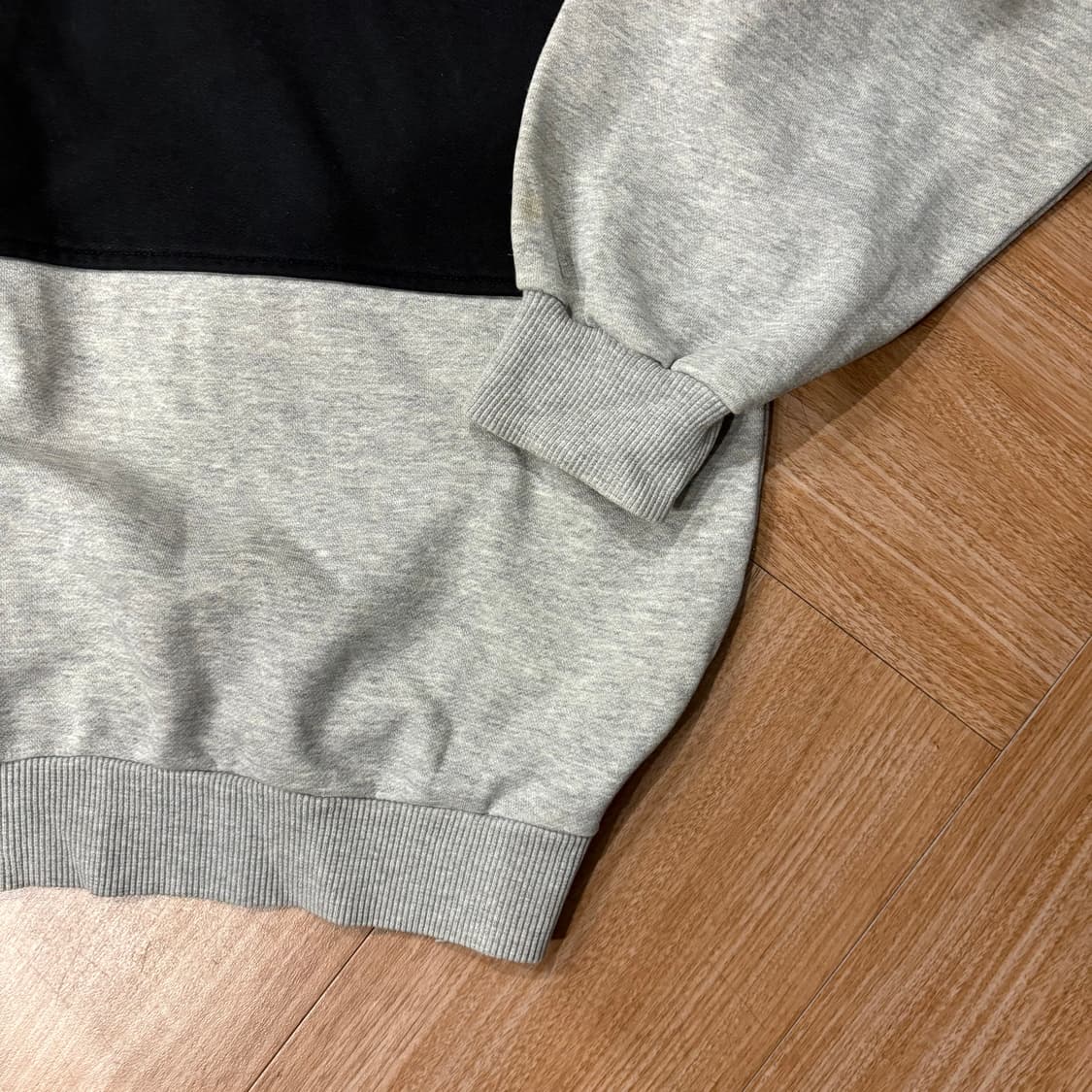 그레이 & 블랙 빈티지 아디다스 스웻셔츠 상품이미지4