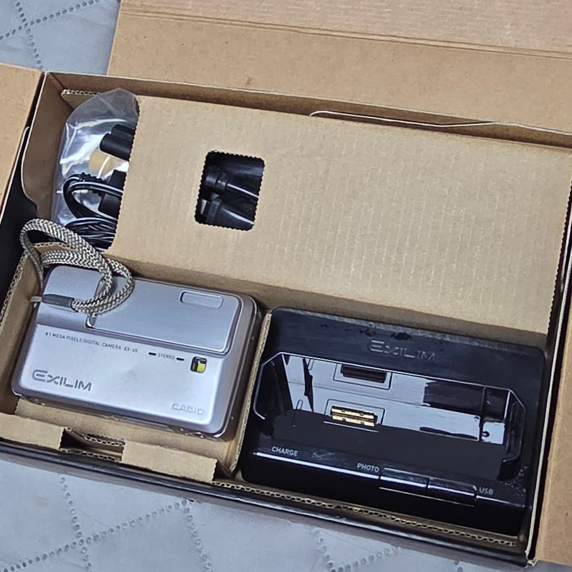 무료배송) Casio EX-V8 판매합니다 상품이미지8